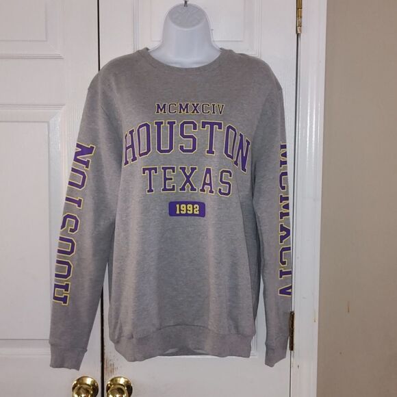 Denim & Flower  Ricky Singh Houston Texas  gray sweatshirt  Sz M - Picture 1 of 7